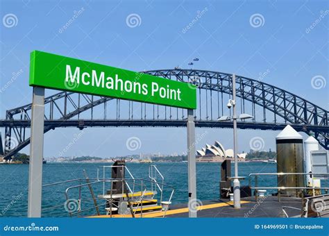 McMahons Point Ferry Wharf in Sydney Editorial Photo - Image of tourism, sign: 164969501