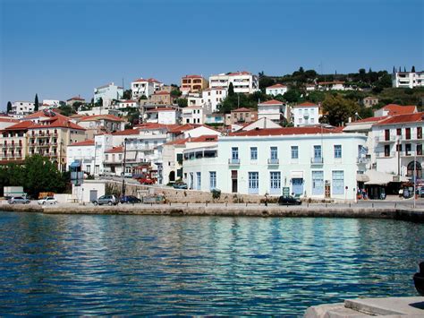 NixPages: PYLOS, GREECE