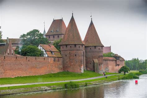 Malbork castle in my memory by Rikitza on DeviantArt