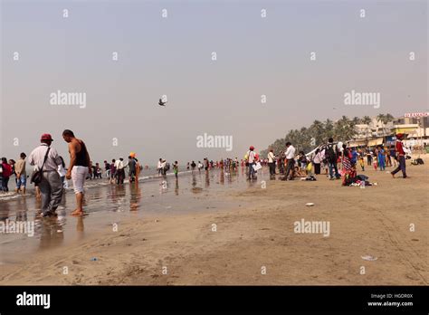 Juhu Beach in Mumbai Stock Photo - Alamy