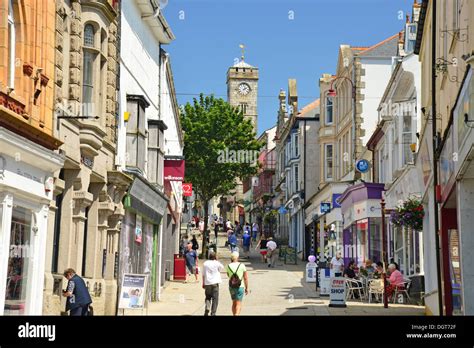 Redruth town center hi-res stock photography and images - Alamy