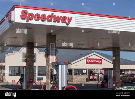 imagen complemento Apretar speedway gas station logo ideología Tarjeta ...