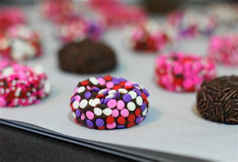 Chocolate Valentine Kiss Cookies | The Kitchen is My Playground