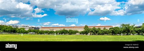 Department of commerce building hi-res stock photography and images - Alamy