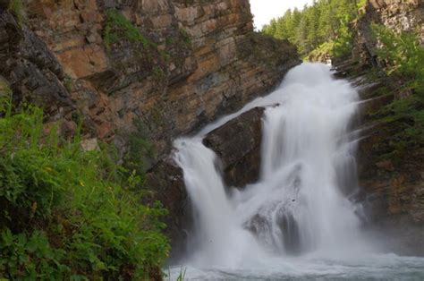 Amazing Places Pink Waterfall in Canada - Gotravelad