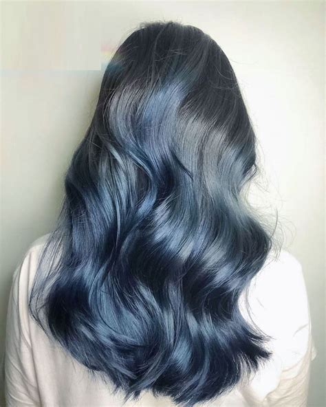 Ash Grey Blue Hair: Tự tin thay đổi vóc dáng với kiểu tóc hiện đại này!