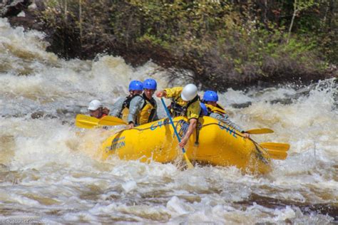 Huge Whitewater Rafing on the Ottawa River