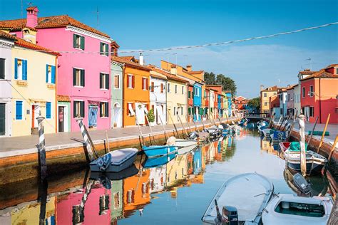 Getting Lost On Burano: Italy's Rainbow Island • Expert Vagabond