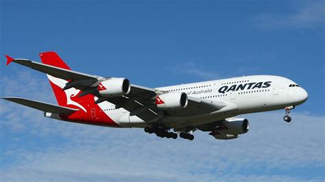 JOIN - Qantas Frequent Flyer Program For FREE | Luxury Travel Hacks