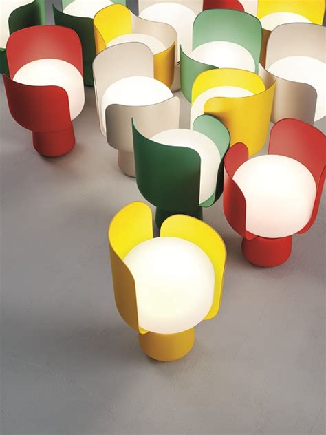 Fontana Arte Blom Table Lamp : surrounding.com