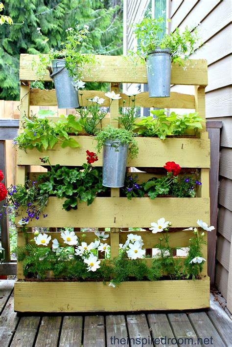 25 Amazing DIY Projects to Repurpose Pallets into Garden Planters