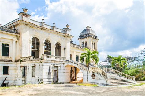 12 Abandoned Hotels Around the World