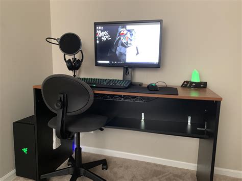 My basic and clean setup : r/battlestations