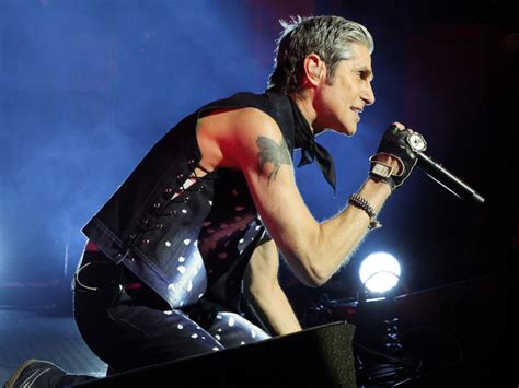 Perry Farrell Promises New Music In 2023 From Jane’s Addiction & Porno ...