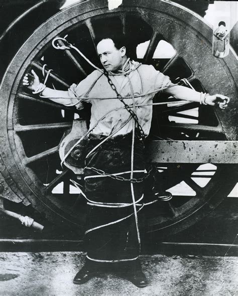 Houdini Photos: The Famous Magician's Best Stunts | Time