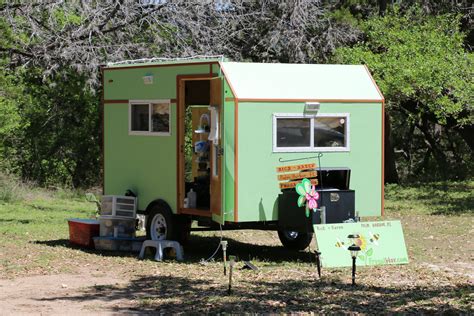 Our new mini camper #2. Weight in at 1160 lbs. It's 10x6 feet and about ...