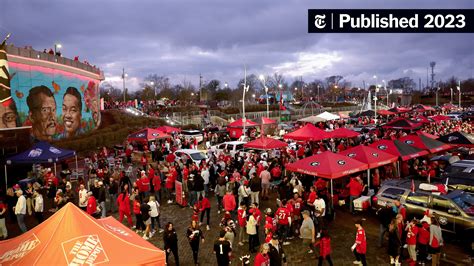 No Tailgating at College Football Championship Is Just One Difference ...