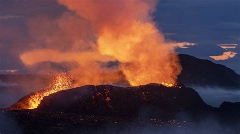 Iceland volcano: What could the impact be? - BBC News