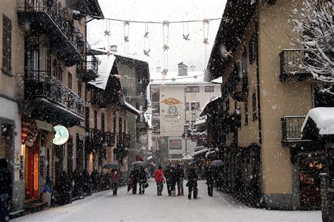 Courmayeur Resort Guide | InTheSnow