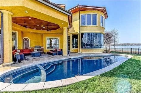 Want to Buy Julius Peppers' Mansion? | Total Packers