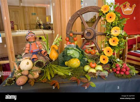 Harvest festival display church hi-res stock photography and images - Alamy