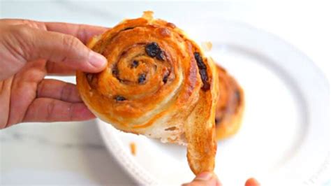 Cinnamon Danish Pastry Recipe (kanelsnegl) : Easy Danish Recipe | MerryBoosters