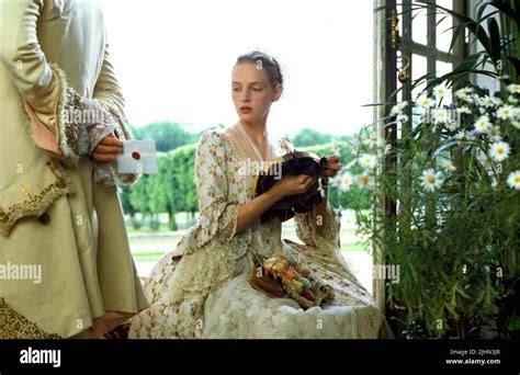 UMA THURMAN, DANGEROUS LIAISONS, 1988 Stock Photo - Alamy