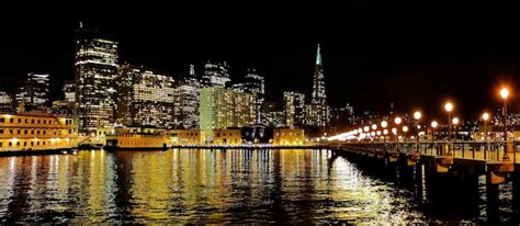 Premium Photo | Waterfront view of the san francisco at pier 17 at night