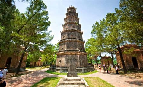 Thien Mu Pagoda - Heaven Fairy Lady Pagoda in Hue, Vietnam (with Photos)