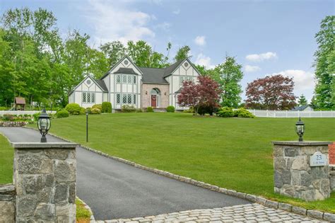 23 Lalli Dr, Katonah, NY 10536 | Trulia