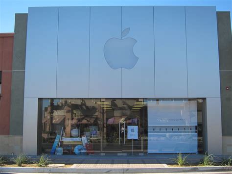 Apple Store on El Paseo in Palm Desert, CA | Palm desert, Palm springs ...