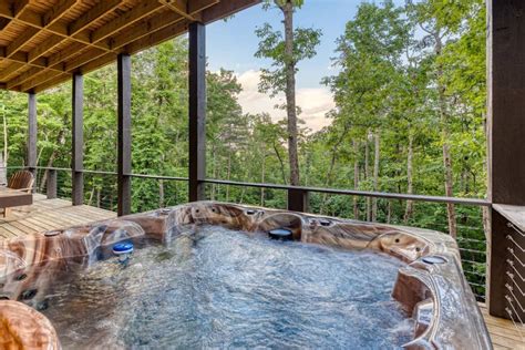 Mountain Abode - Hot Tub - Mountains - Luxury, Blue Ridge, Georgia Bed and Breakfasts Inns