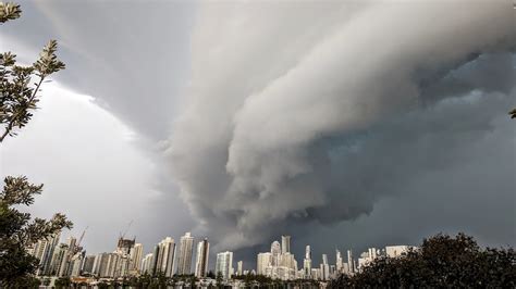 BOM issues storm warnings for Gold Coast, Brisbane, Ipswich and other parts of south-east ...