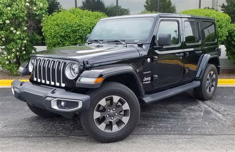 Test Drive: 2018 Jeep Wrangler Unlimited Sahara | The Daily Drive | Consumer Guide®