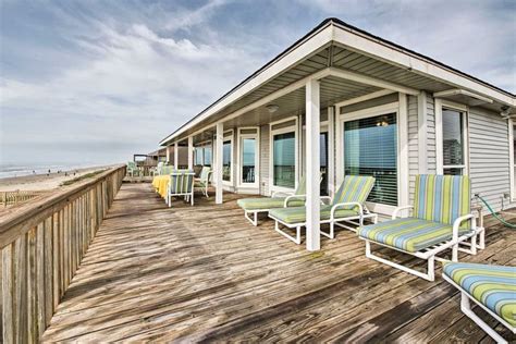 Beautiful Beachfront Galveston Home w/ Deck! - Galveston