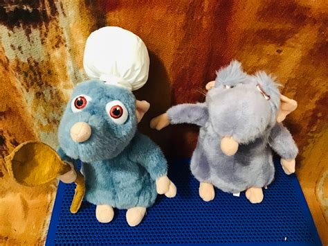 Disney Pixar Blue Mouse With Chefs Hat Ratatouille Holding ...