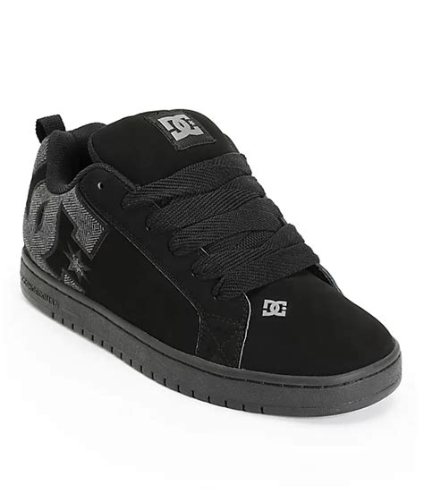 DC Court Graffik SE All Black Skate Shoes | Zumiez