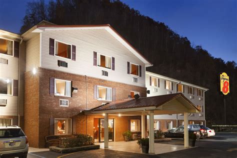 Super 8 by Wyndham Prestonsburg | Prestonsburg, KY Hotels