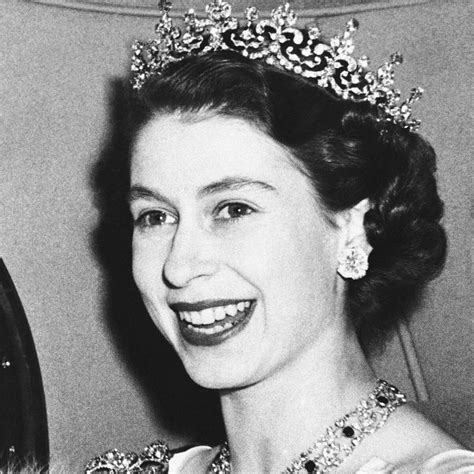 Queen Elizabeth | ShaynieHamilton