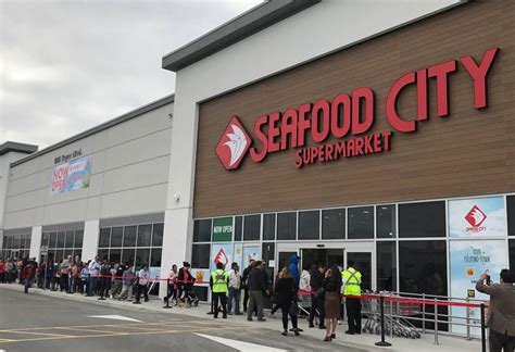 Massive Filipino supermarket Seafood City now open in Mississauga