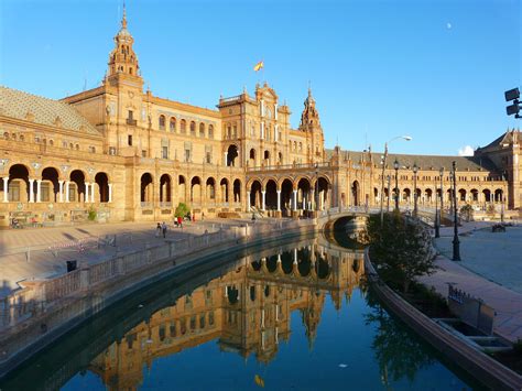 File:Seville place d espagne.jpg