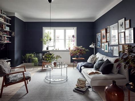 A Cozy Apartment With A Deep Blue Living Room - The Nordroom