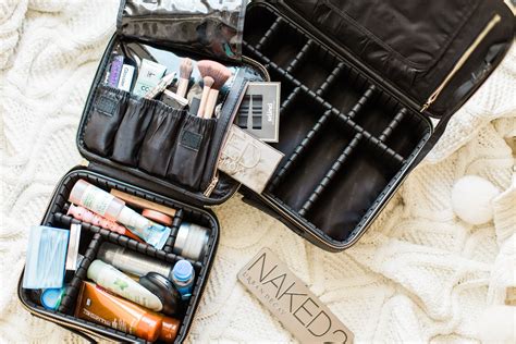 The Amazon Makeup Organizer Travel Bag Everyone is Buying (Plus a Comparison of the Sizes ...