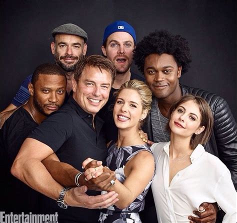 Comic Con 23/7/16 | Arrow tv, Stephen amell, Arrow cast