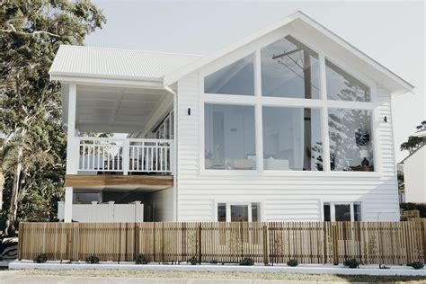 Front view of the house looking out onto the river. Bringing a veranda ...