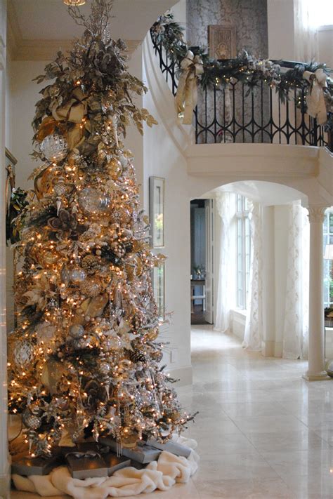 15 Spectacular Silver Christmas Tree Ideas - Best Silver Holiday Trees