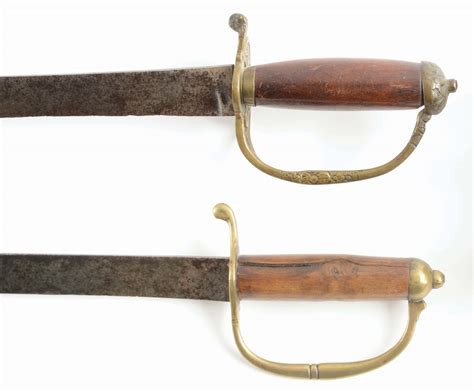 Lot Detail - LOT OF 2: REVOLUTIONARY WAR ERA HUNTING OR SHORT SWORDS.