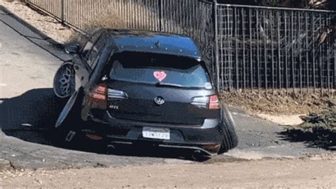 ‘Stanced’ VW Golf GTI In California Will Leave You Dumbfounded | Carscoops