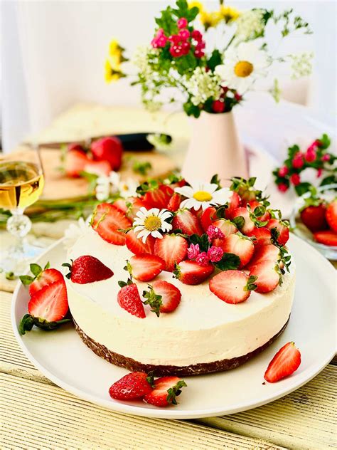 No bake strawberry cheesecake recipe - Ramona's Cuisine