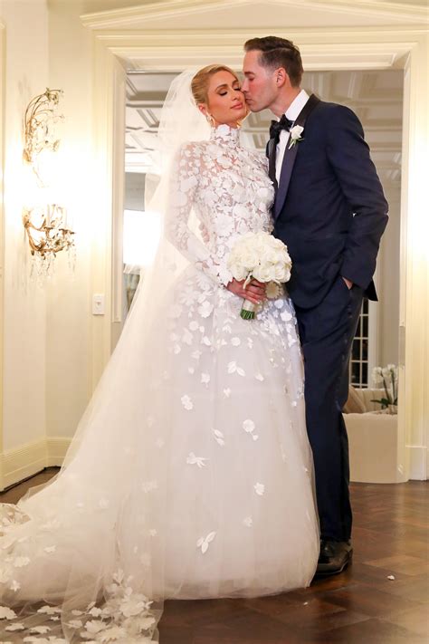 Paris Hilton marries Carter Reum